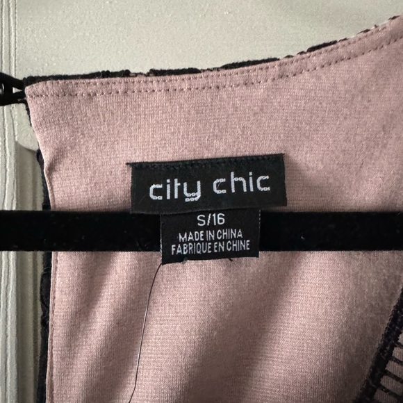 NWT- City Chic Black Lace Jumpsuit (SZ plus Size Small (16) - Picture 3 of 5